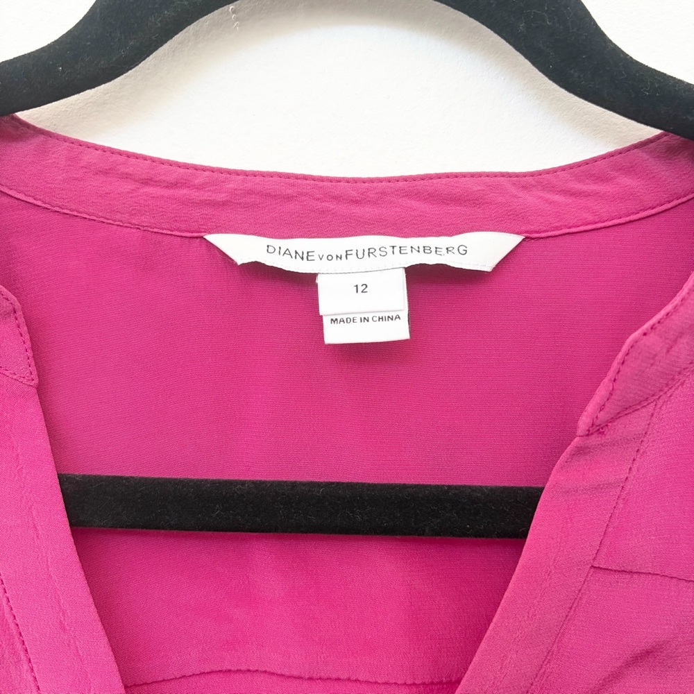 Diane von Furstenberg Tanyana Clean Silk Blouse Magenta Women's Size 12 - Picture 2 of 8